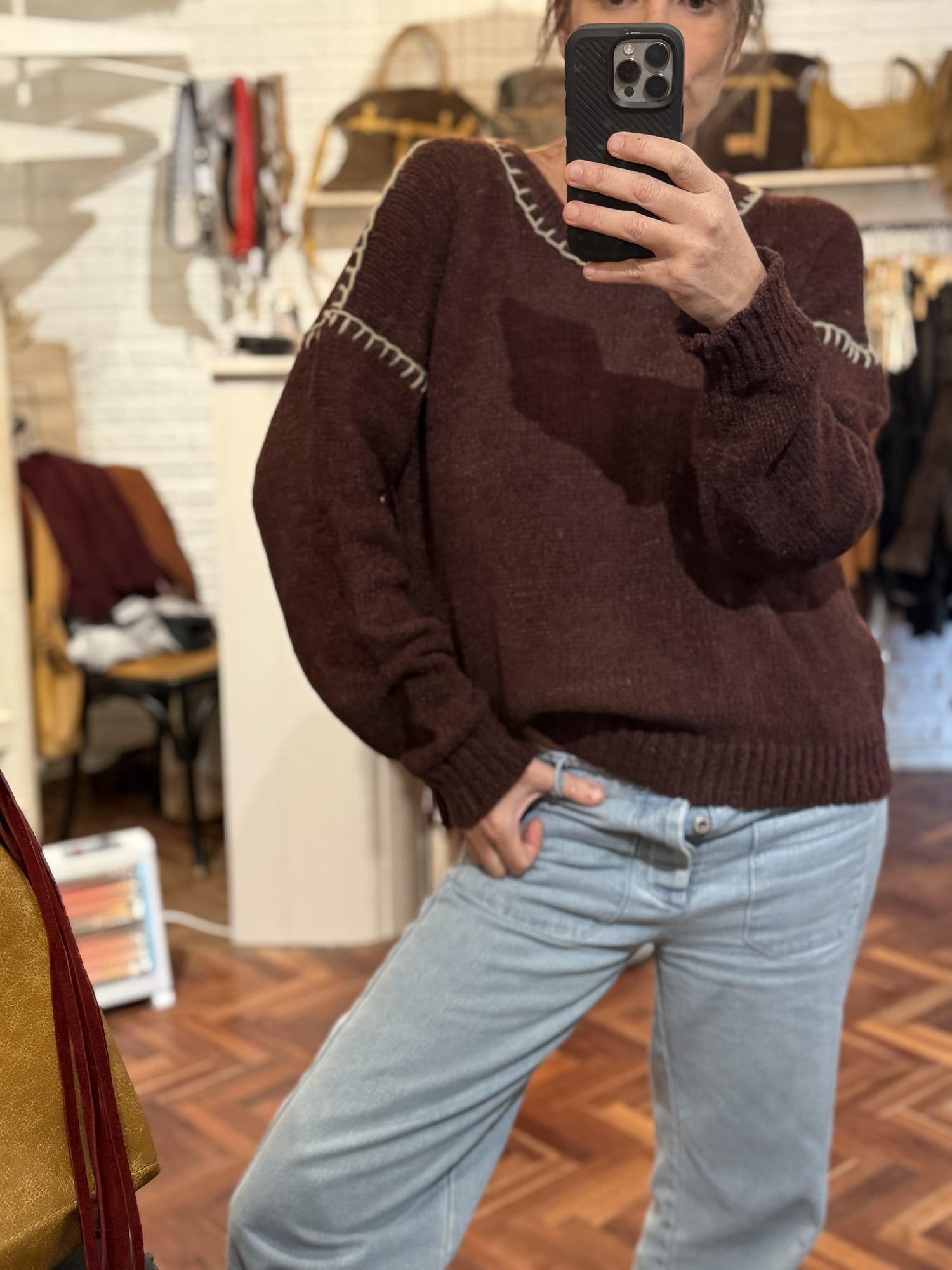 Sweater Basico bordados