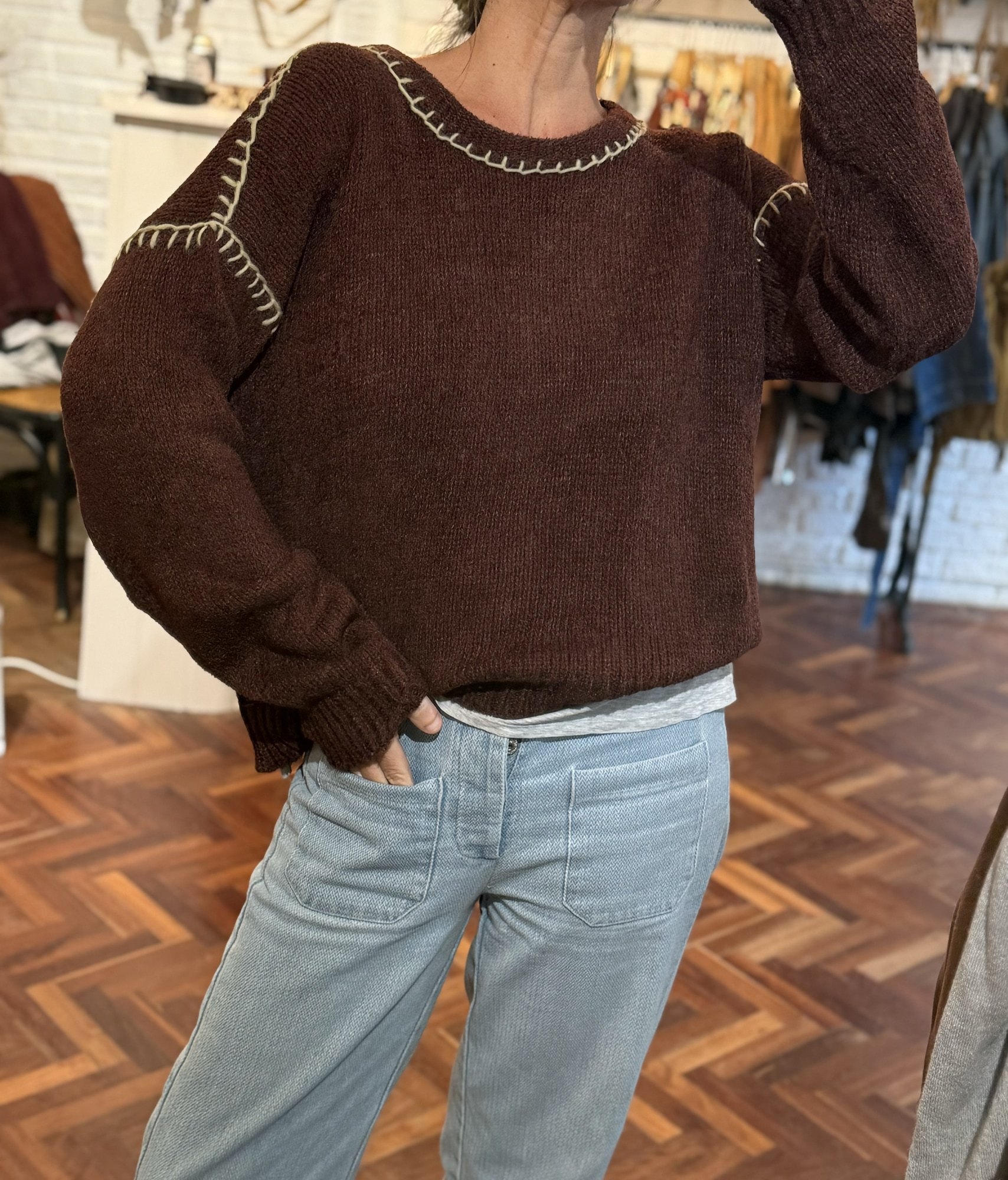 Sweater Basico bordados