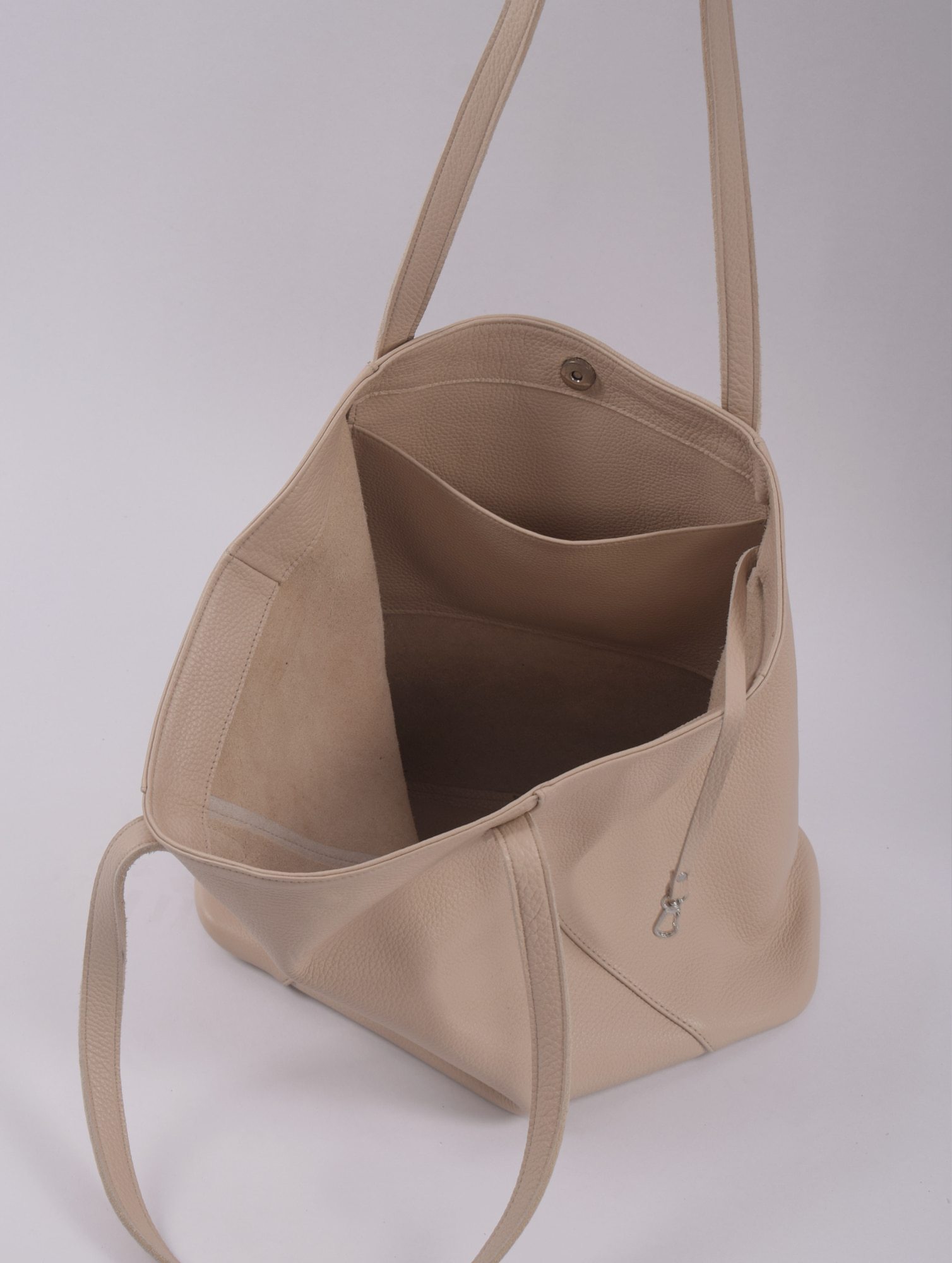 Tote Florencia con broche