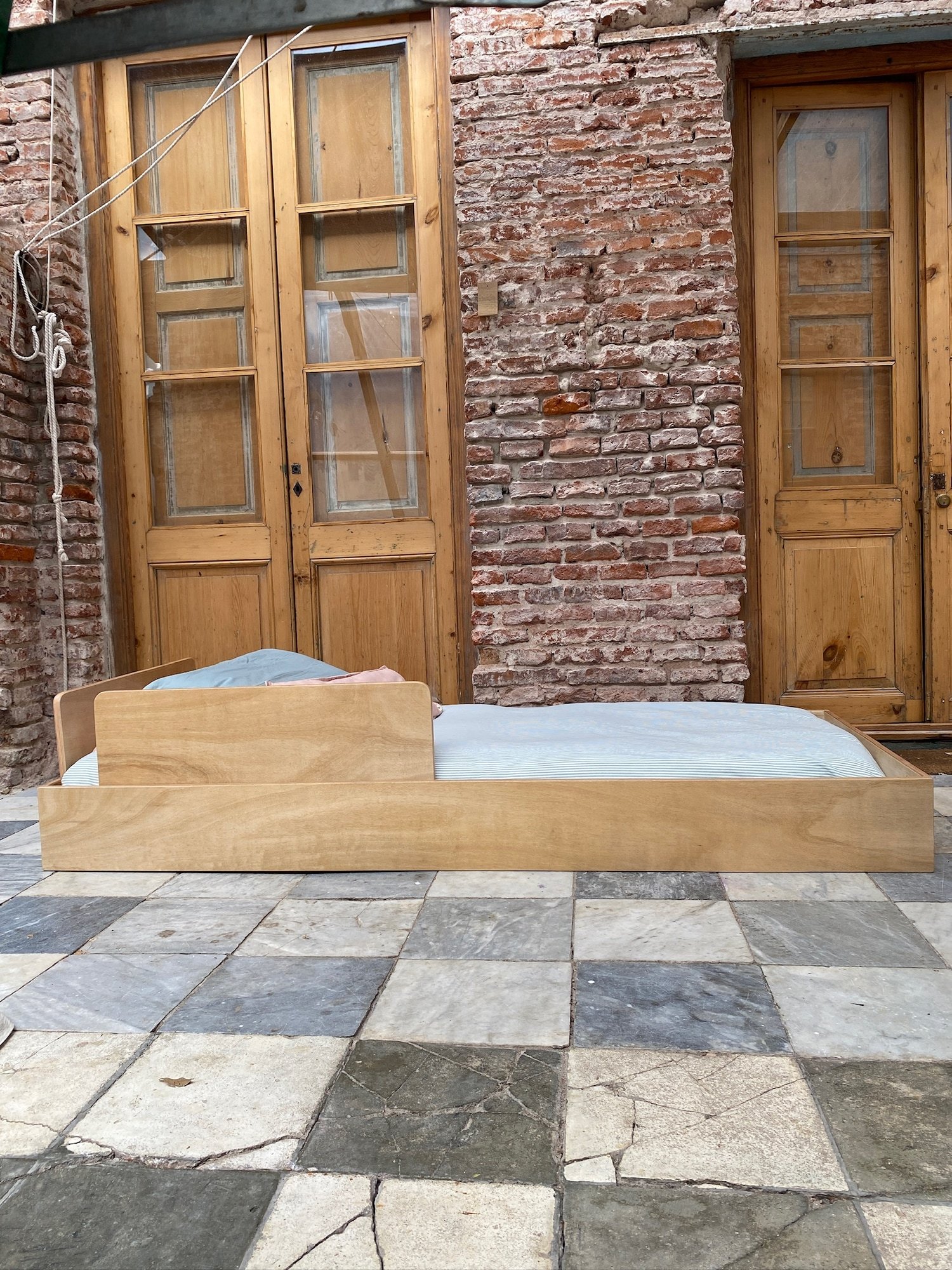 Cama baja