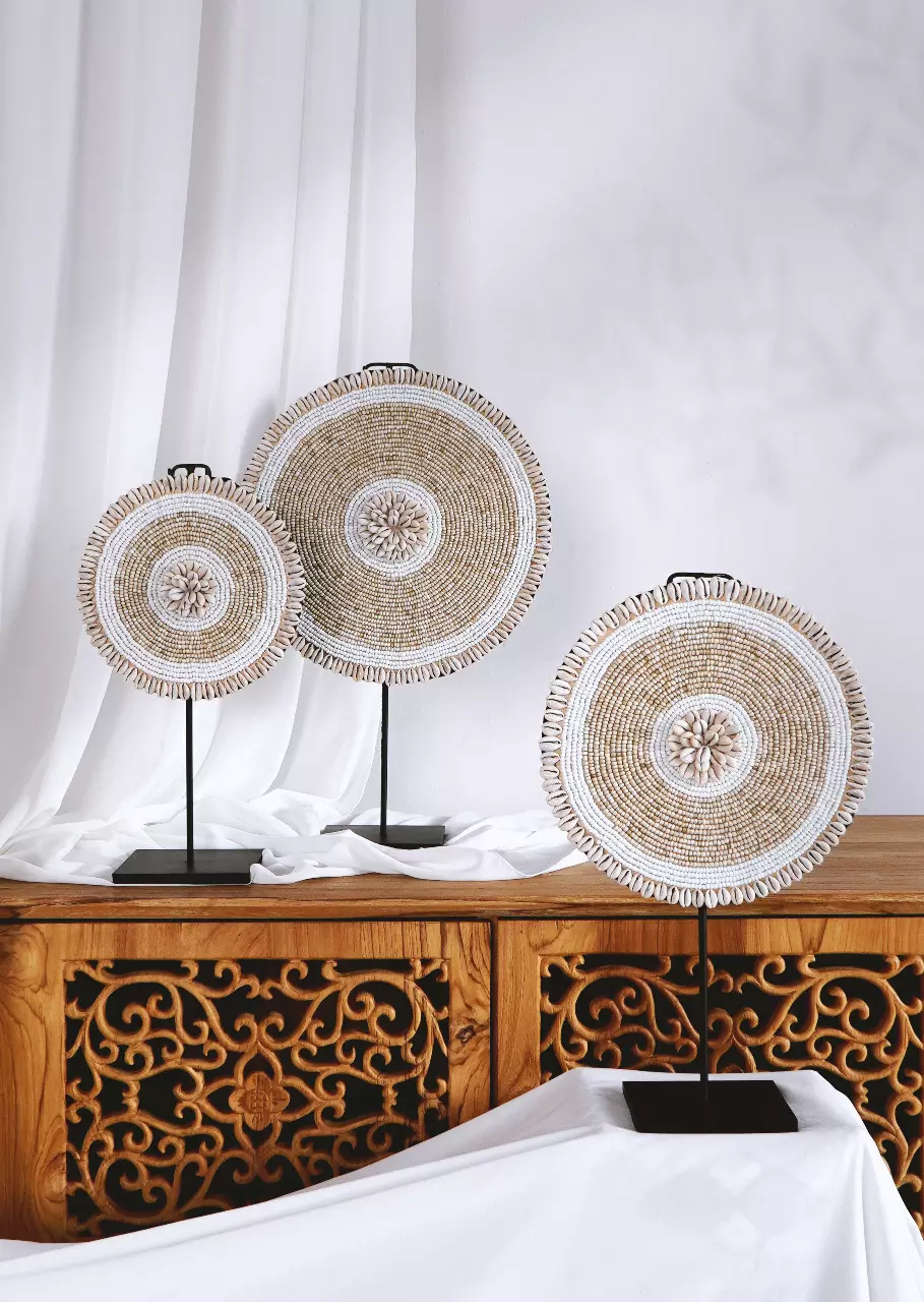DECO MONED NATURAL C/BASE D25