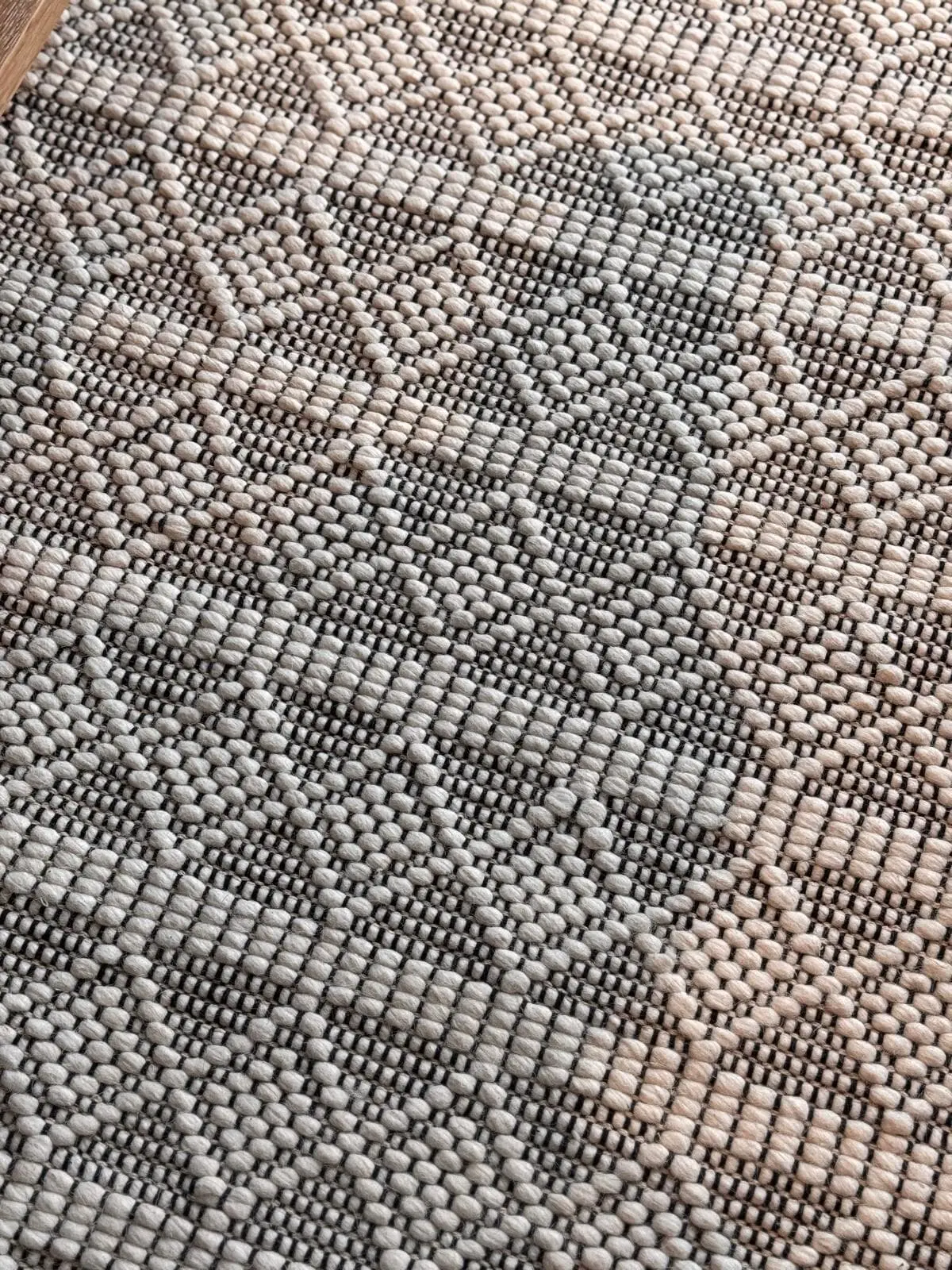 ALFOMBRA LANA ROMBOS RELIEVE CRUDO