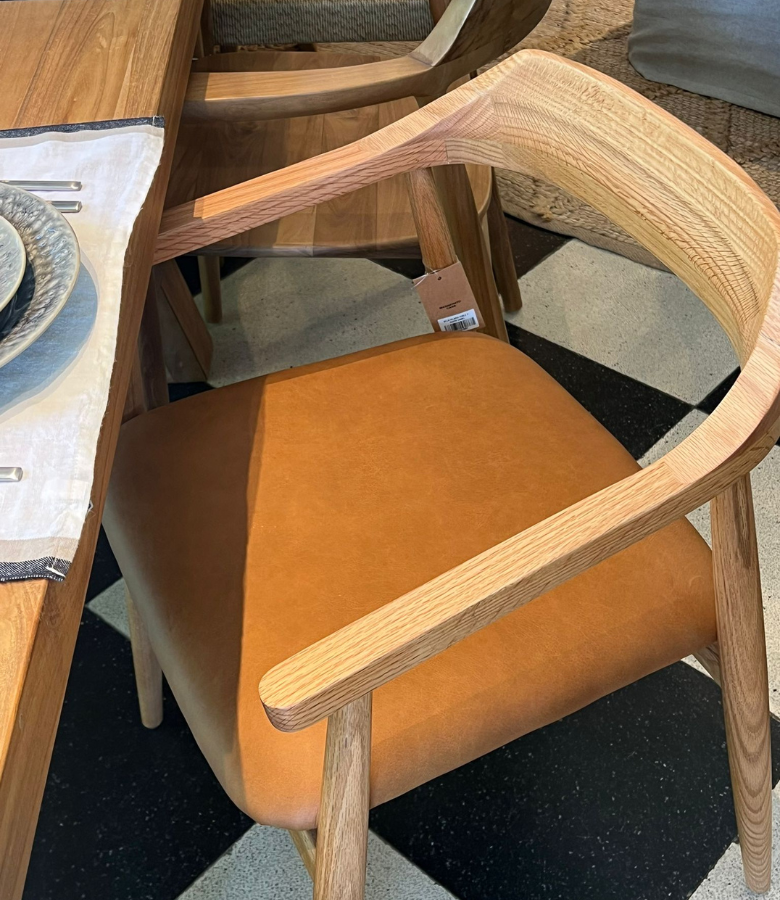 SILLA HILARIA ROBLE Y CUERO CAMEL