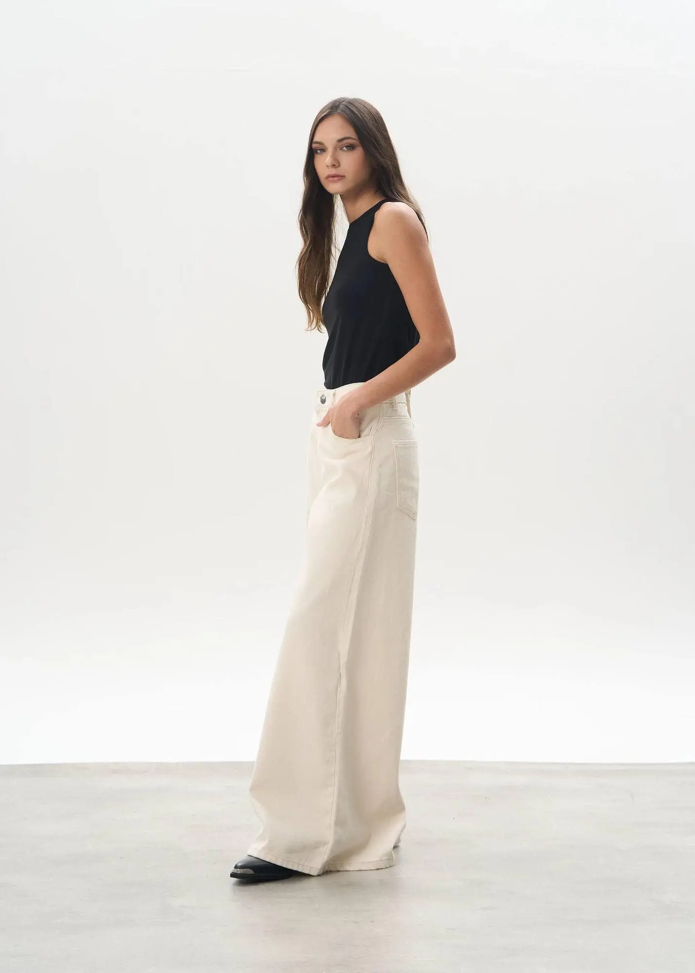 Mega wide leg