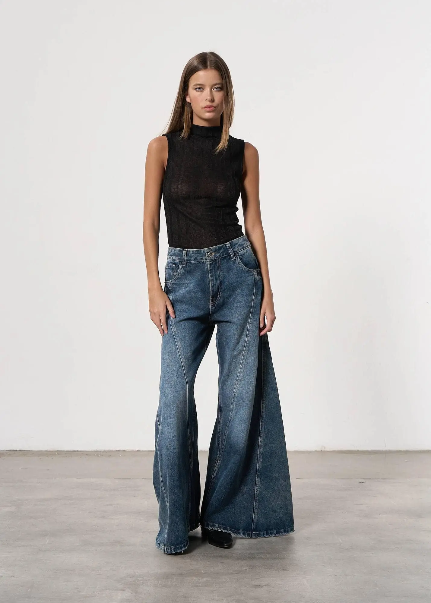 Mega wide leg