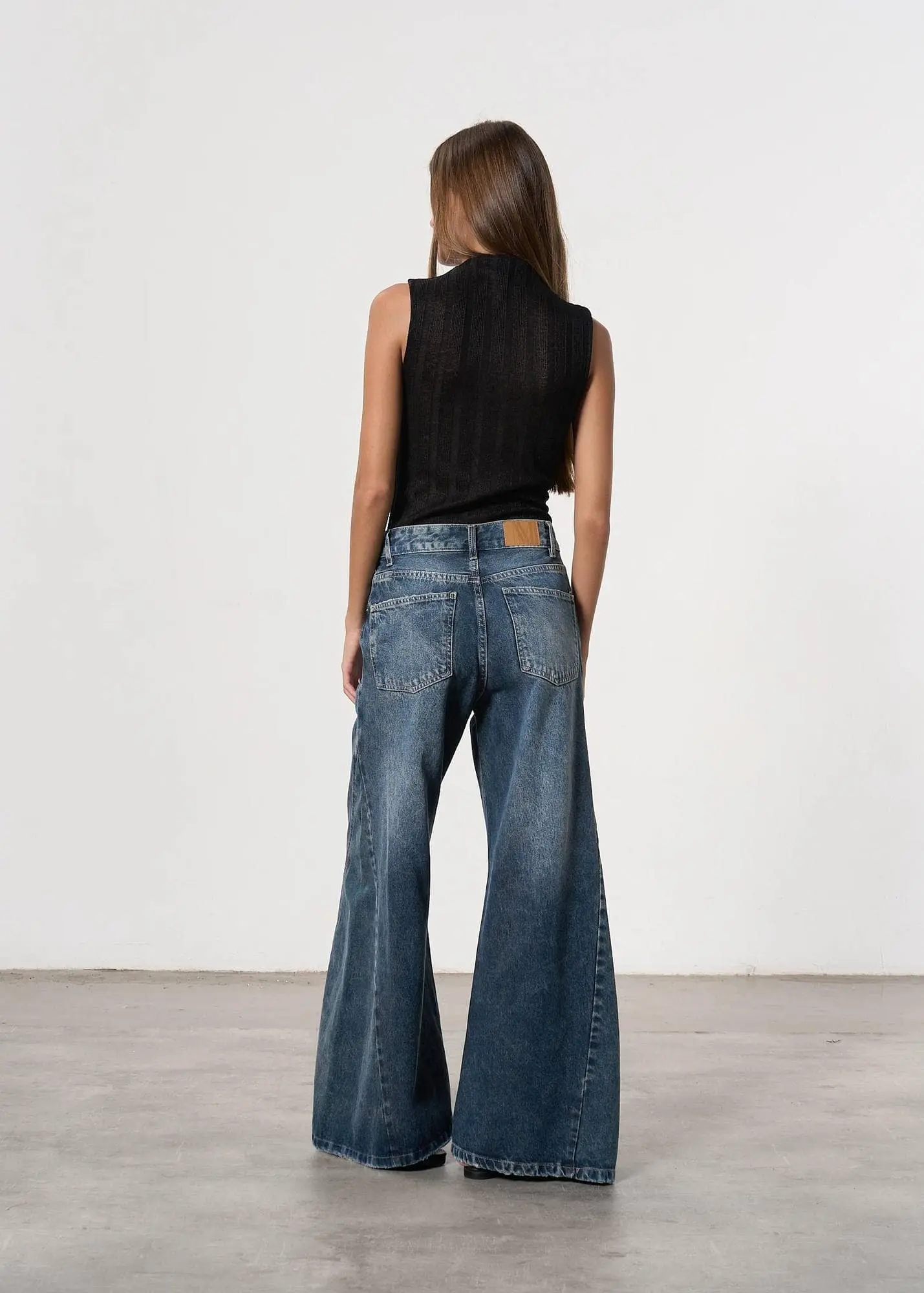Mega wide leg