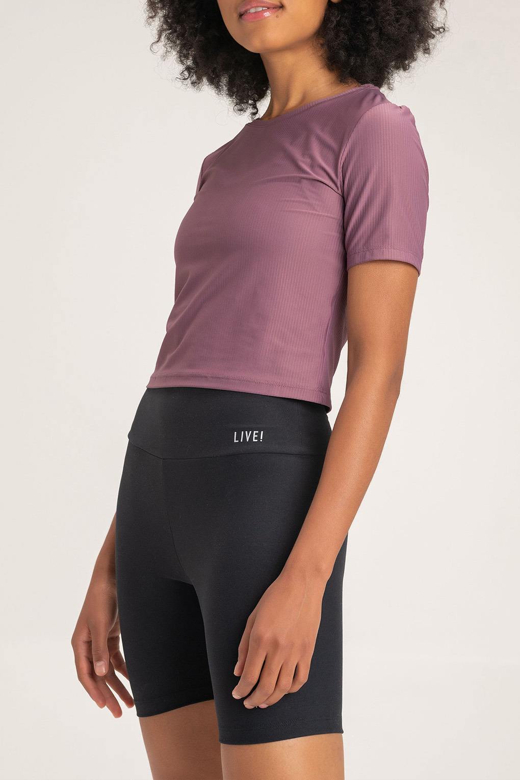 REMERA CROPPED RIB